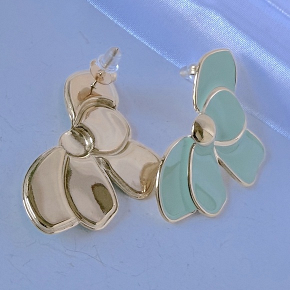 Fashion Jewelry Pink and Gold Blossom Earrings - Picture 8 of 9